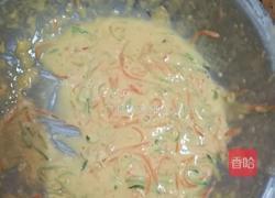 胡萝卜青瓜丝鸡蛋饼的做法图解2