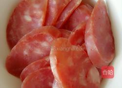 荷兰豆炒腊肠的做法图解2