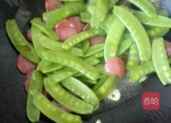 荷兰豆炒腊肠的做法图解6