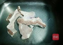 白萝卜炖牛腩的做法图解1