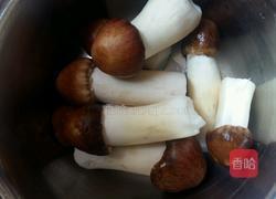 松茸鸡汤的做法图解2
