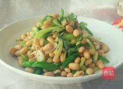 蒜苗豆的做法图解8