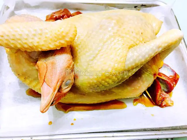 接着放在烤盘上自然风干（我用了6个小时）也可以用保鲜膜包好放冰箱风干一晚。