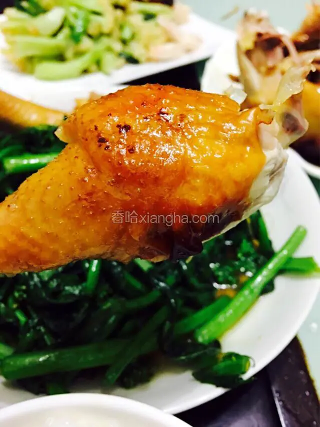 来张近照，皮脆肉嫩，鸡汁裹在肉中很好吃。