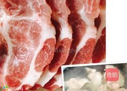 泡菜炒梅花肉的做法图解1