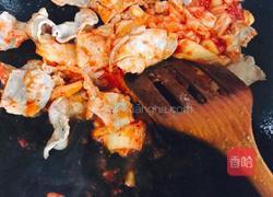 泡菜炒梅花肉的做法图解3