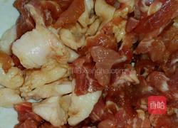 蒜苔炒腿肉的做法图解2