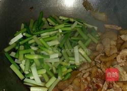 蒜苔炒腿肉的做法图解5