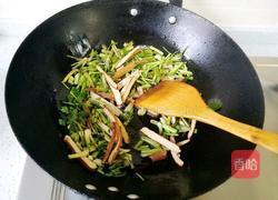 野芹炒香干的做法图解6