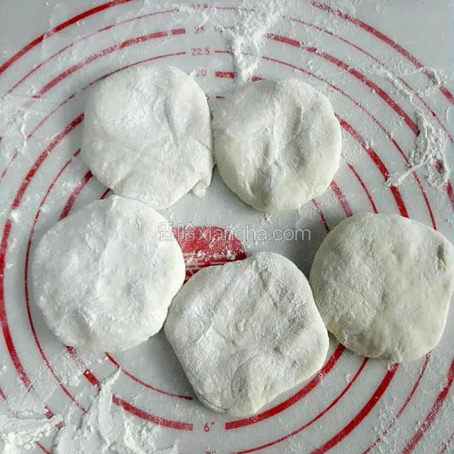 做成比饺子大点的剂子