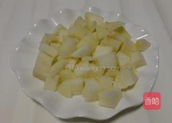 鲜榨冰糖雪梨汁的做法图解2