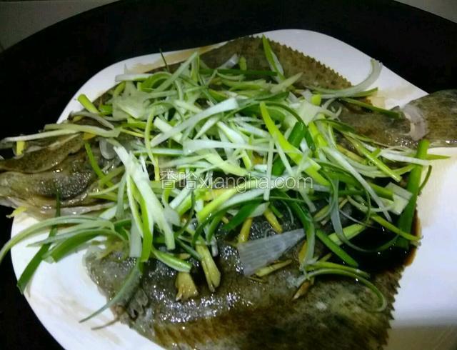 给蒸鱼豉油，葱丝