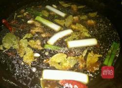 卤肘子的做法图解8