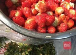 草莓果酱的做法图解1