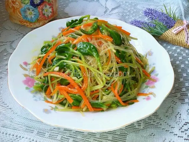 豆苗拌粉丝