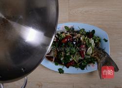 秘制油泼鲤鱼的做法图解6