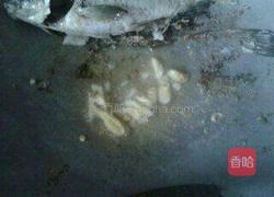 玉米鲫鱼汤的做法图解4