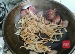 萝卜干炒腊肉的做法图解4