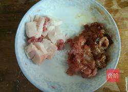 洋葱木耳炒肉的做法图解3