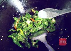 辣椒炒鸡蛋的做法图解8
