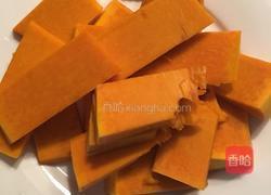 南瓜奶油浓汤的做法图解1