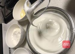 戚风蛋糕的做法图解9