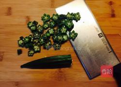 秋葵炒蛋的做法图解2