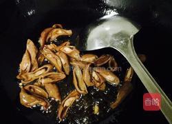 尖椒肥肠面的做法图解3