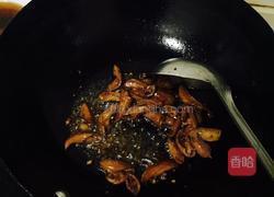 尖椒肥肠面的做法图解4