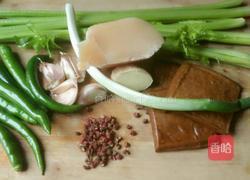 香干炒肉的做法图解1