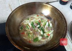 风味香肠炒年糕的做法图解5