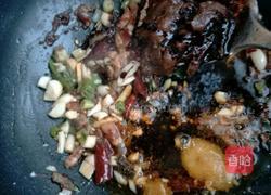 酱炖小鱼土豆条的做法图解7