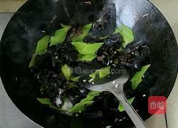 莴苣木耳炒鸡蛋的做法图解5