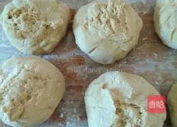 Illustration of how to make flowering brown sugar steamed buns 5