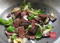 青椒猪血的做法图解6