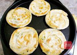 葱油烙饼的做法图解17