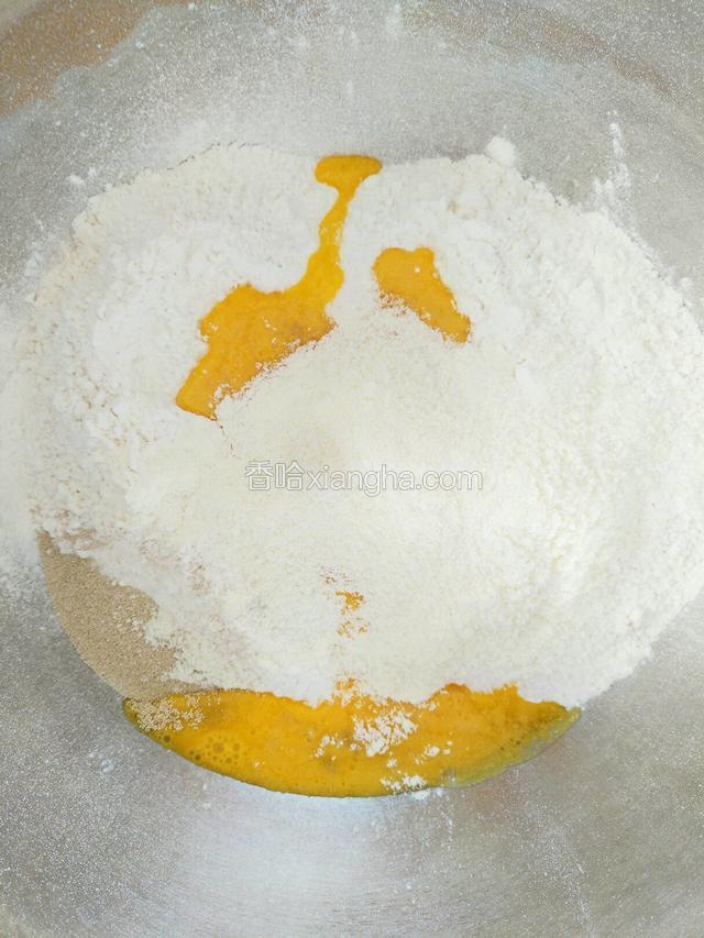 将除黄油外所有材料混合