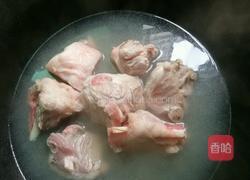 莲藕大骨汤的做法图解2