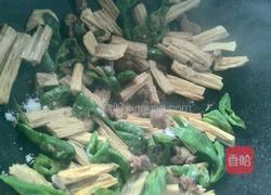 青椒腐竹的做法图解8