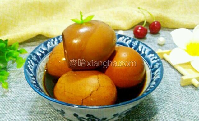 煮好的茶叶蛋。
