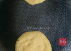 香蕉玉米面饼的做法图解6