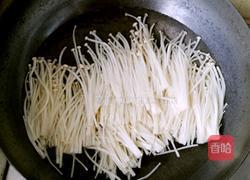 菠菜果仁拌金针菇的做法图解2