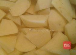 土豆炖牛肉的做法图解2