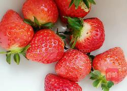 草莓奶昔#甜品的做法图解1