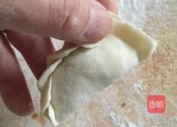 花边饺子(韭菜鸡蛋馅儿)的做法图解12