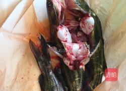 昂公鱼炖草鸡蛋的做法图解1