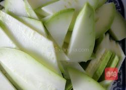 杏鲍菇角瓜炒肉的做法图解2