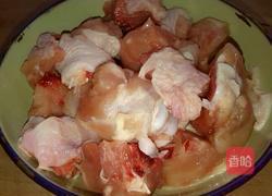 香辣鸡块炖土豆的做法图解1