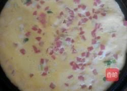 火腿肠鸡蛋饼的做法图解4