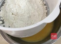 戚风蛋糕(烤箱)的做法图解3